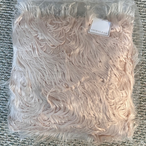 NEW Shiraleah Shag Pillow - Blush - Picture 2 of 5